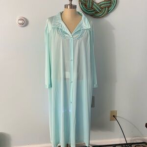 Vanity Fair Vintage Silky Embroidered Robe size XXXL NOS NWT